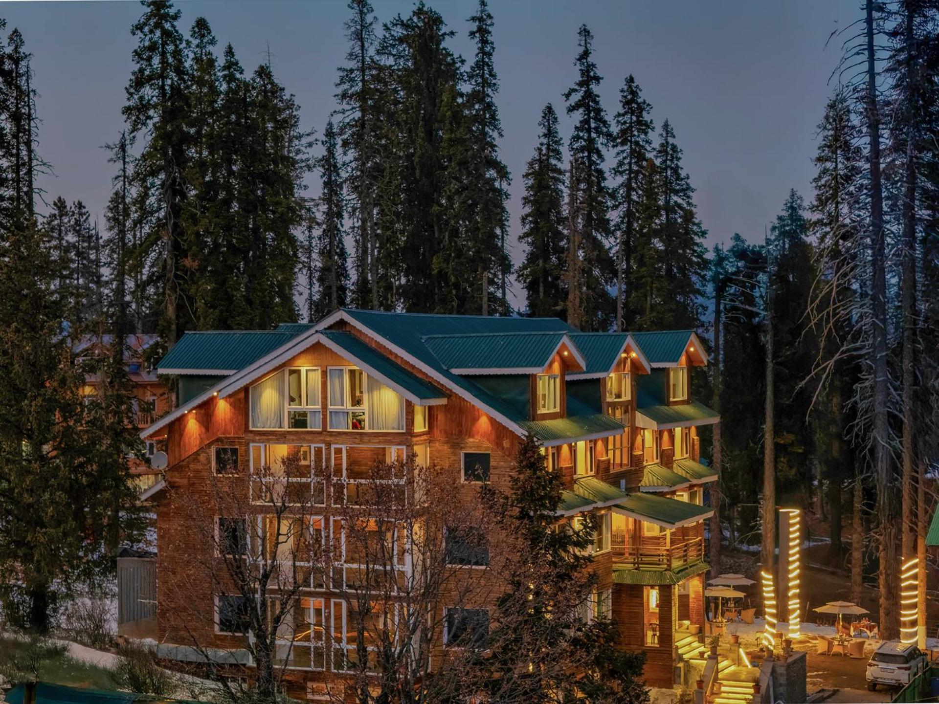 Hotel Pine Spring Gulmarg Exteriér fotografie