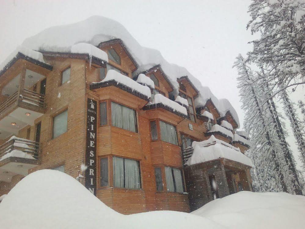 Hotel Pine Spring Gulmarg Exteriér fotografie