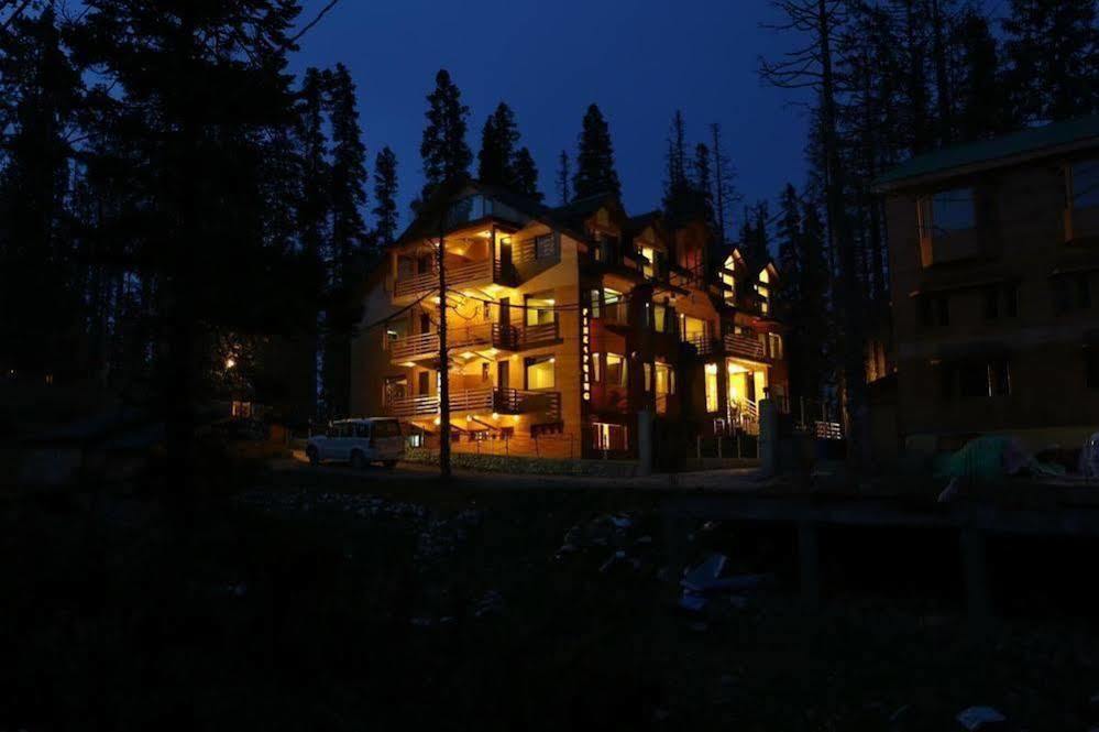Hotel Pine Spring Gulmarg Exteriér fotografie